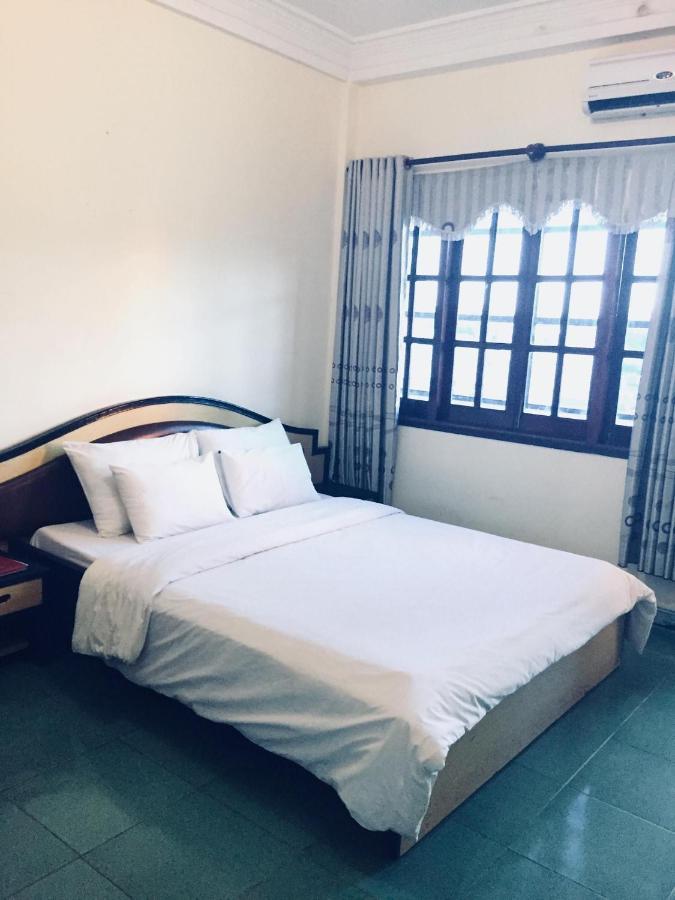 Hung Vuong Hotel Плейку Екстер'єр фото