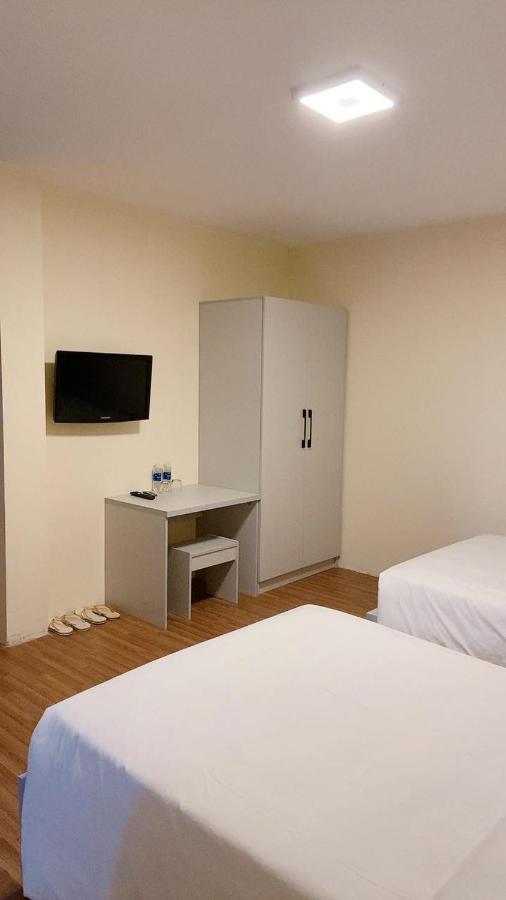 Hung Vuong Hotel Плейку Екстер'єр фото